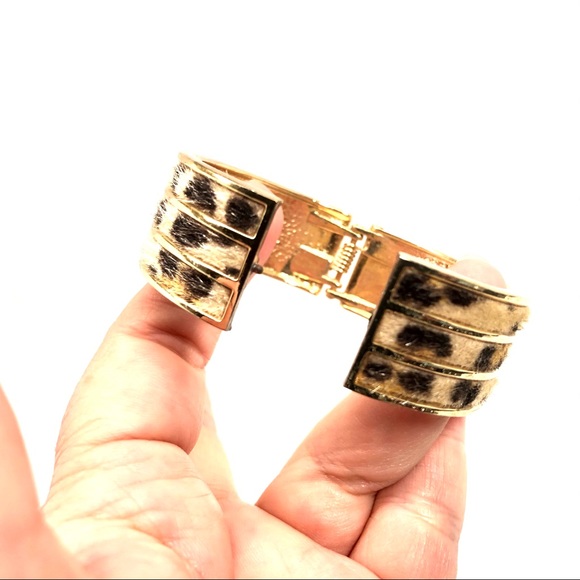 Faux Furry Fuzzy Leopard Print Clamper Bracelet - Picture 4 of 13
